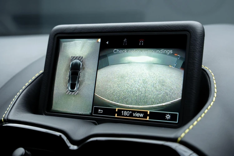 Vehicle Image 10