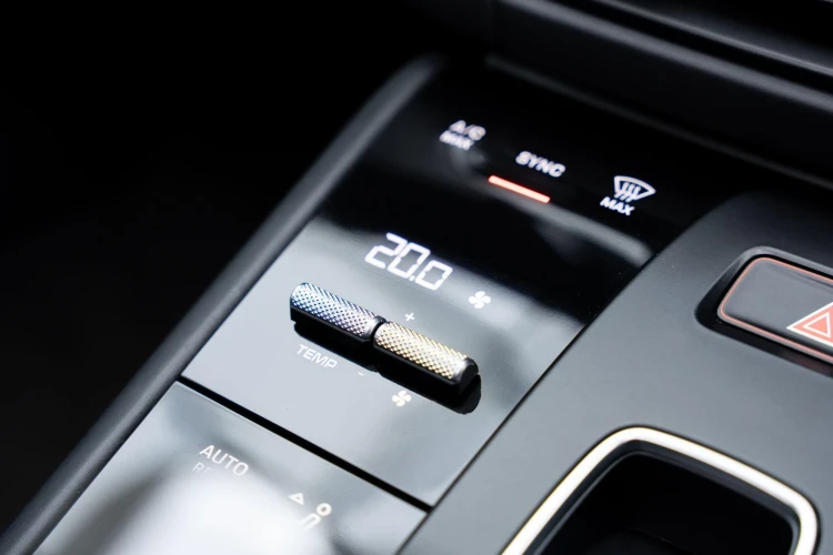 Vehicle Image 30