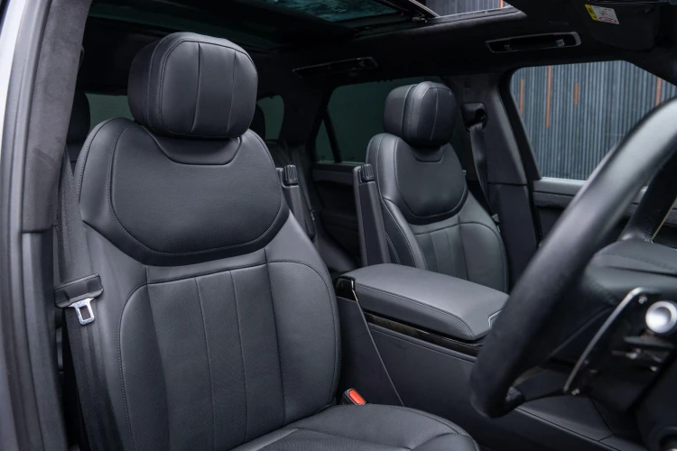 Vehicle Image 12