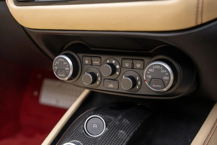 Vehicle Image 36
