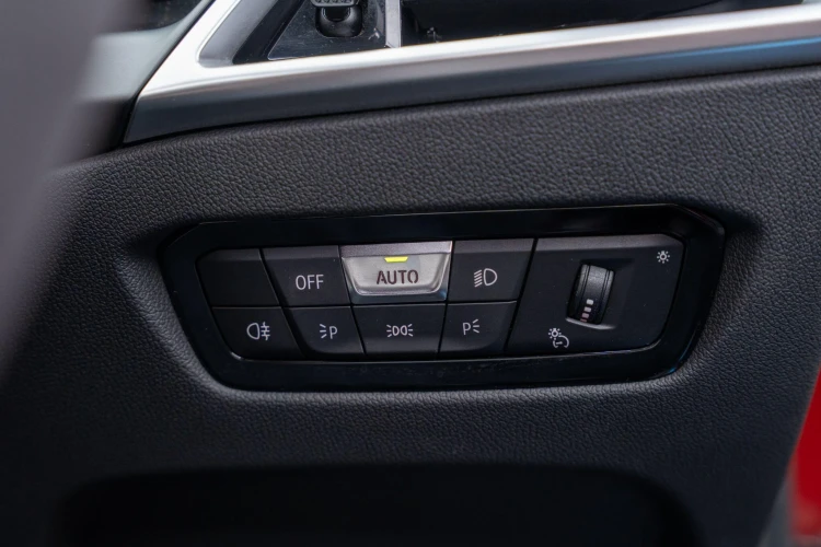 Vehicle Image 35