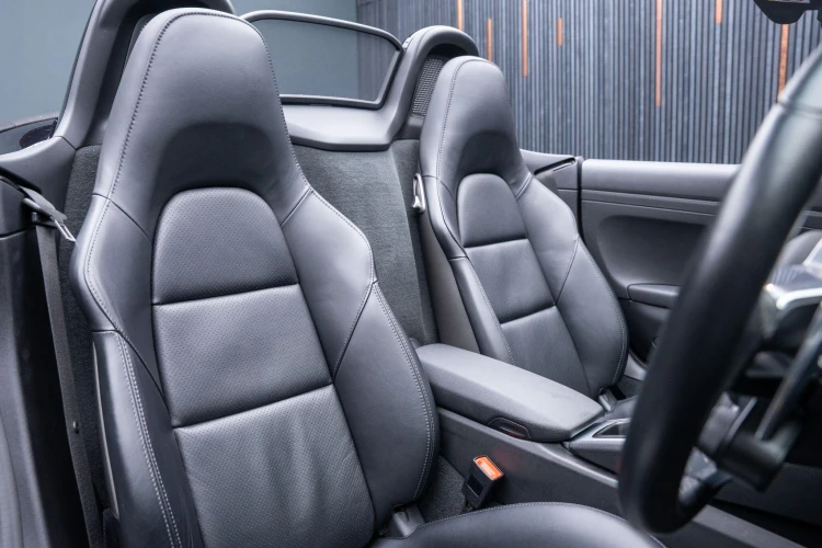 Vehicle Image 12