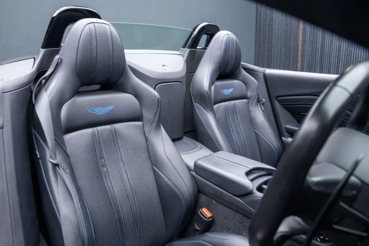 Vehicle Image 12