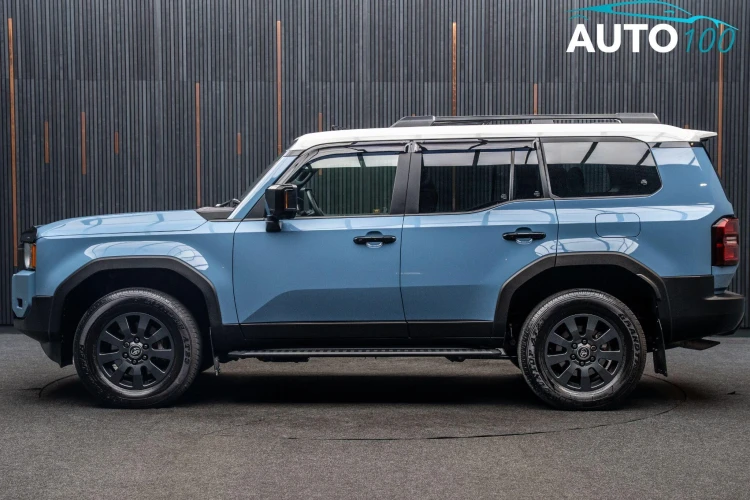 Vehicle Image 15