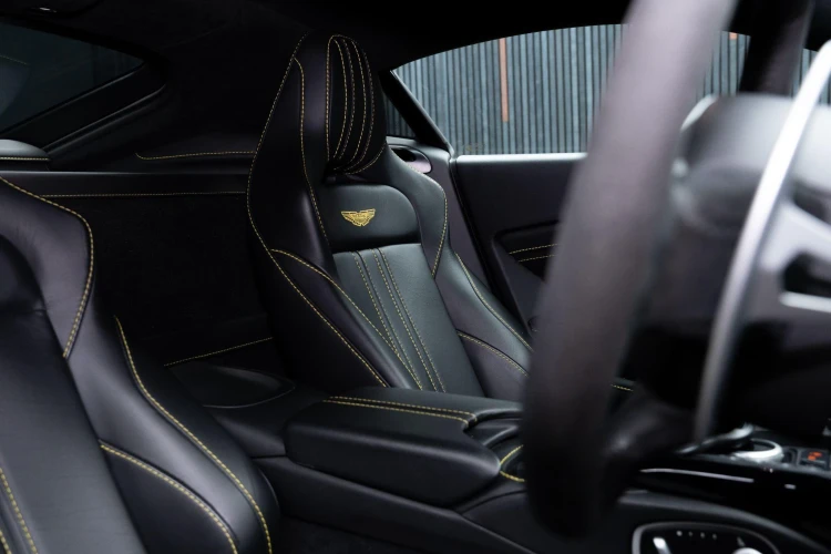 Vehicle Image 12