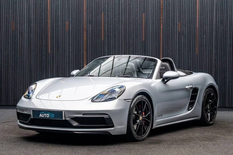 Vehicle Image 11