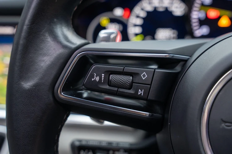 Vehicle Image 22