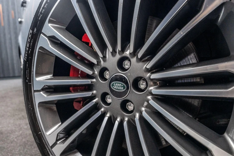 Vehicle Image 11