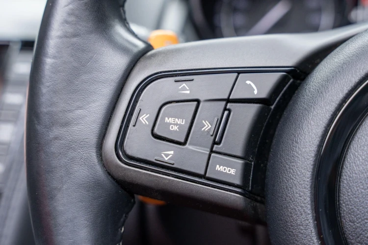 Vehicle Image 32