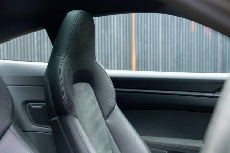 Vehicle Image 35