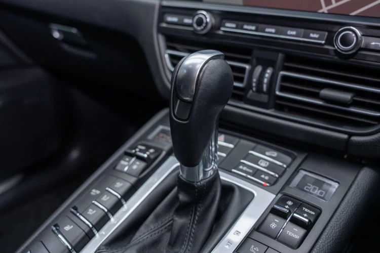 Vehicle Image 18