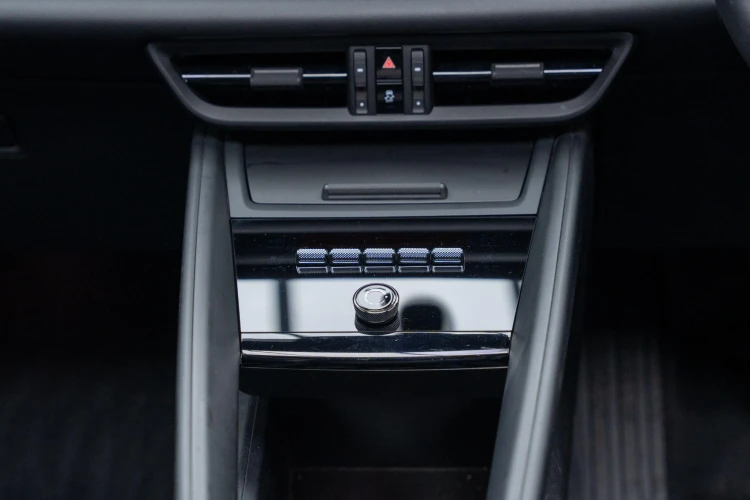 Vehicle Image 37