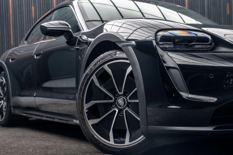 Vehicle Image 7