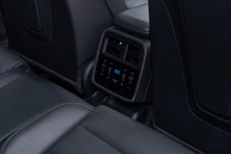 Vehicle Image 39