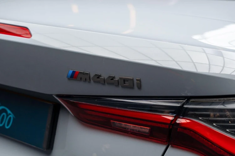 Vehicle Image 25
