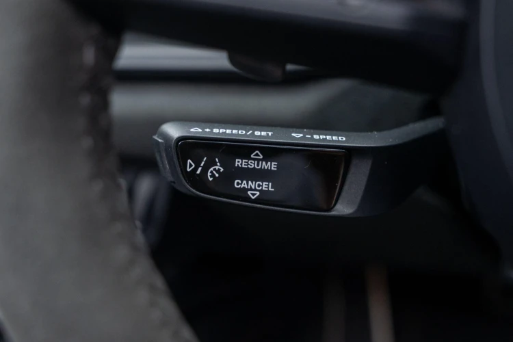 Vehicle Image 28