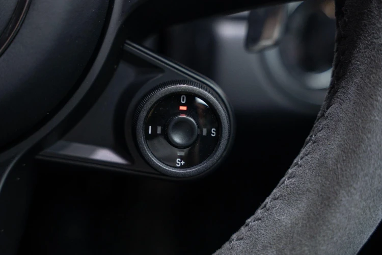 Vehicle Image 36