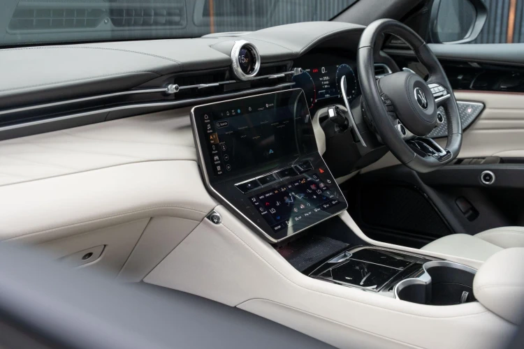 Vehicle Image 36