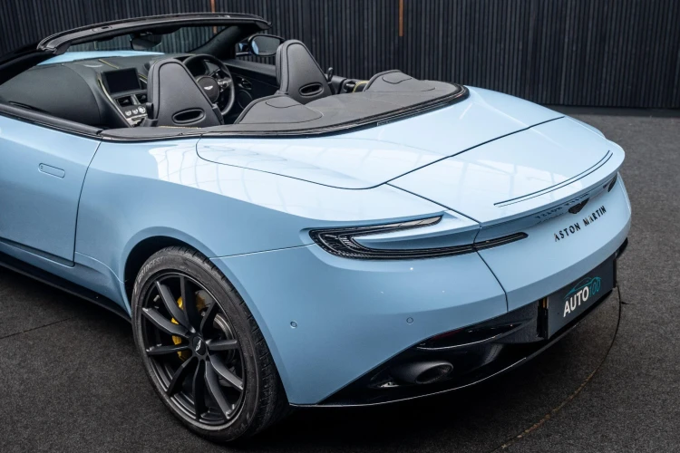Vehicle Image 23