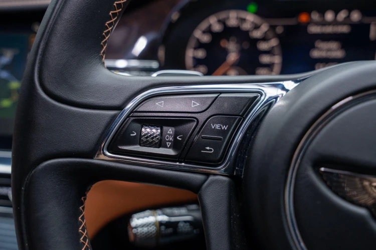 Vehicle Image 35