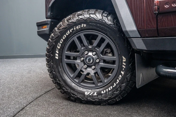 Vehicle Image 13