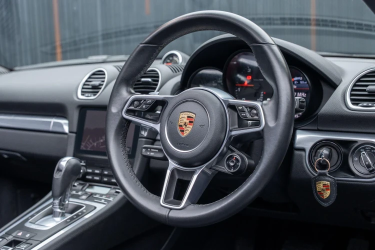 Vehicle Image 4