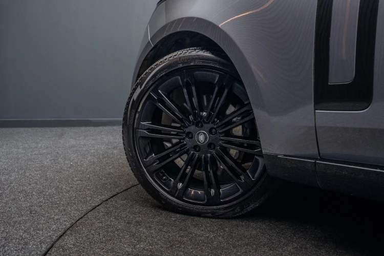 Vehicle Image 13