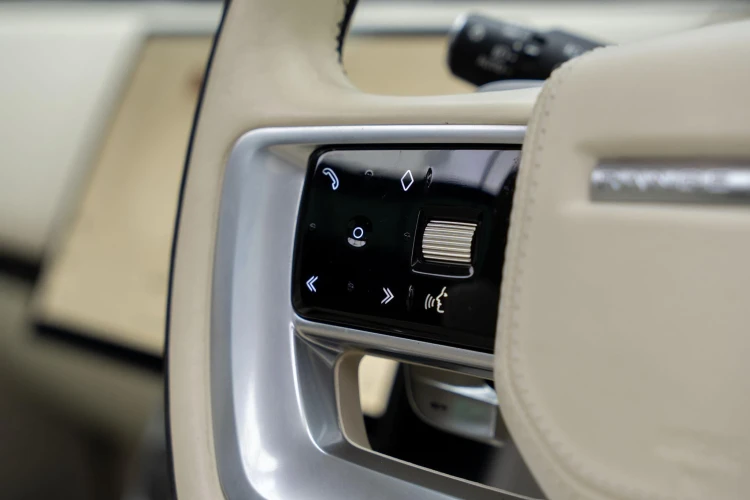 Vehicle Image 30