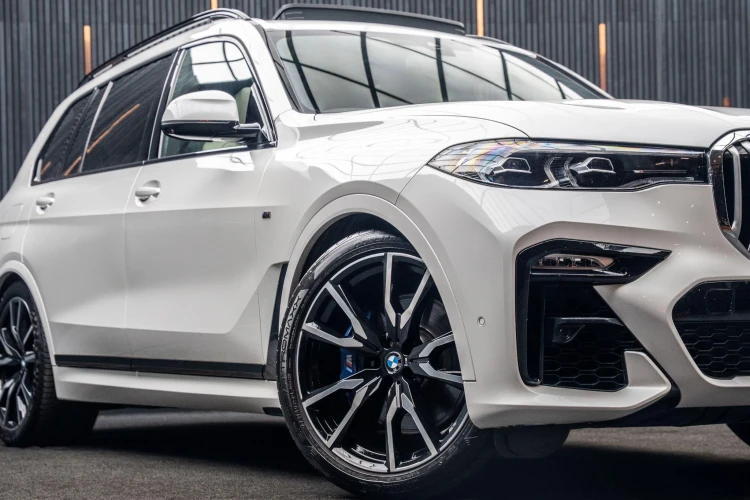 Vehicle Image 7