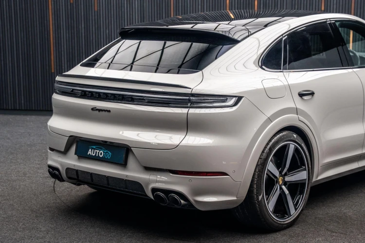 Vehicle Image 23