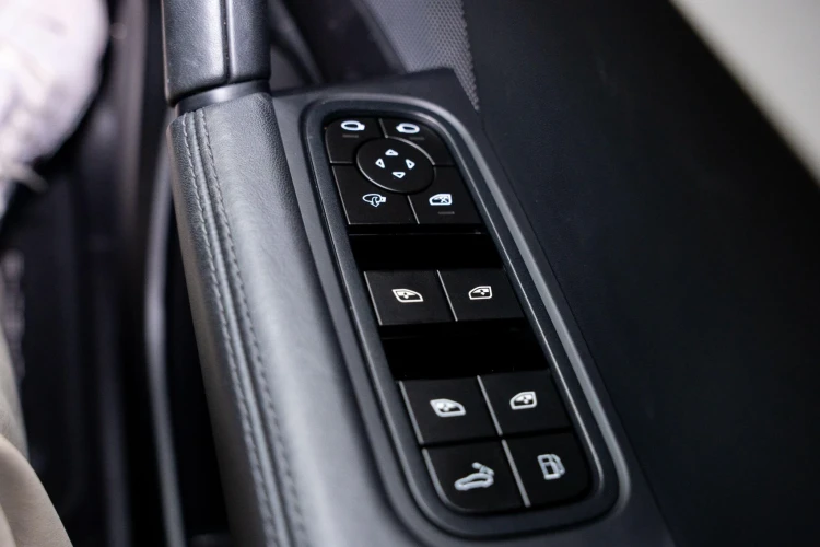 Vehicle Image 35