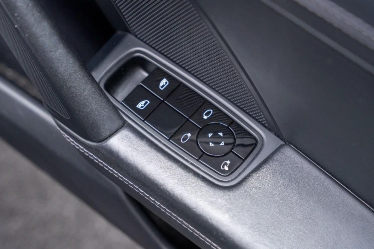Vehicle Image 35