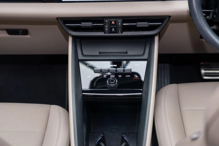 Vehicle Image 33