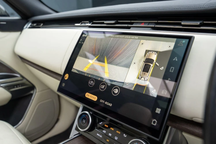 Vehicle Image 10