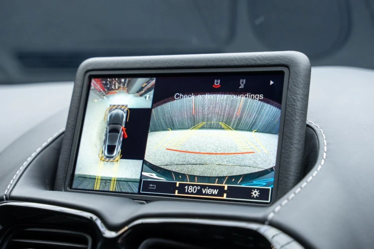 Vehicle Image 6