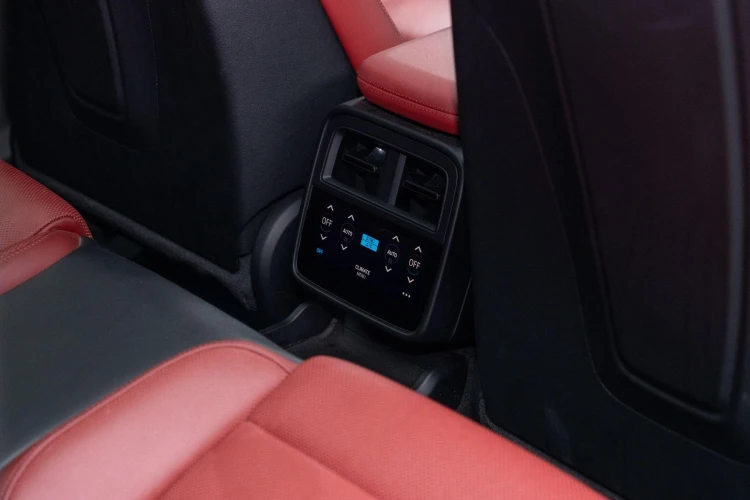 Vehicle Image 42