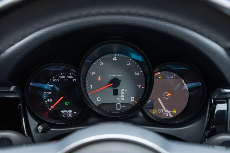 Vehicle Image 32