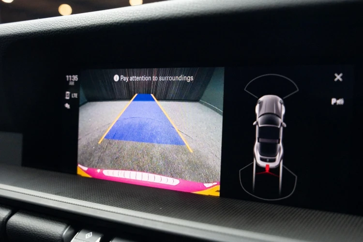 Vehicle Image 6
