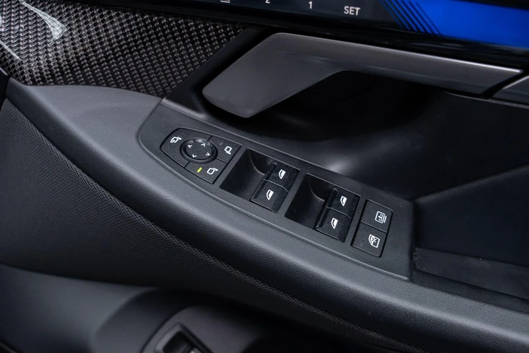 Vehicle Image 46