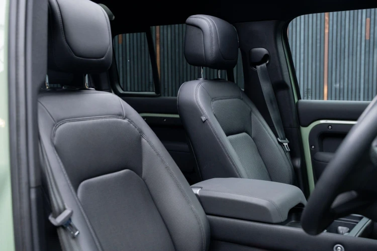 Vehicle Image 12