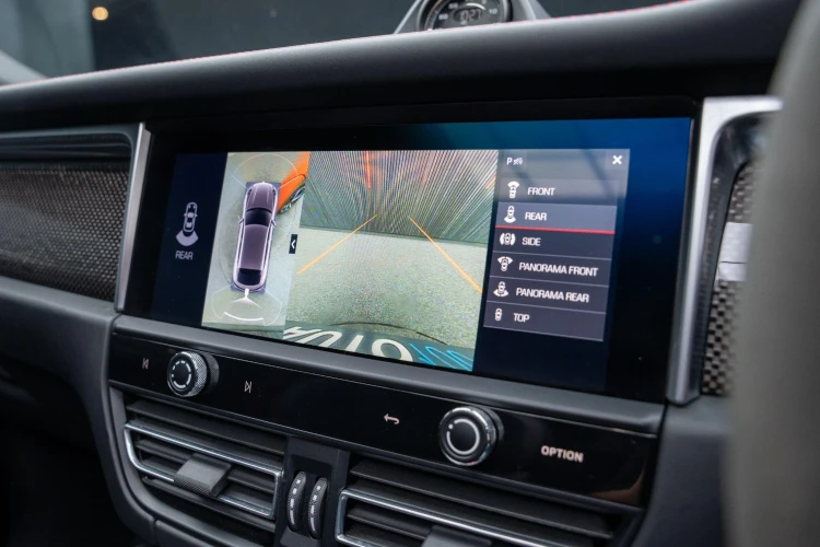 Vehicle Image 12