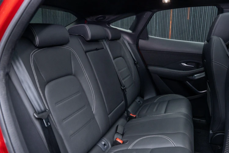 Vehicle Image 14