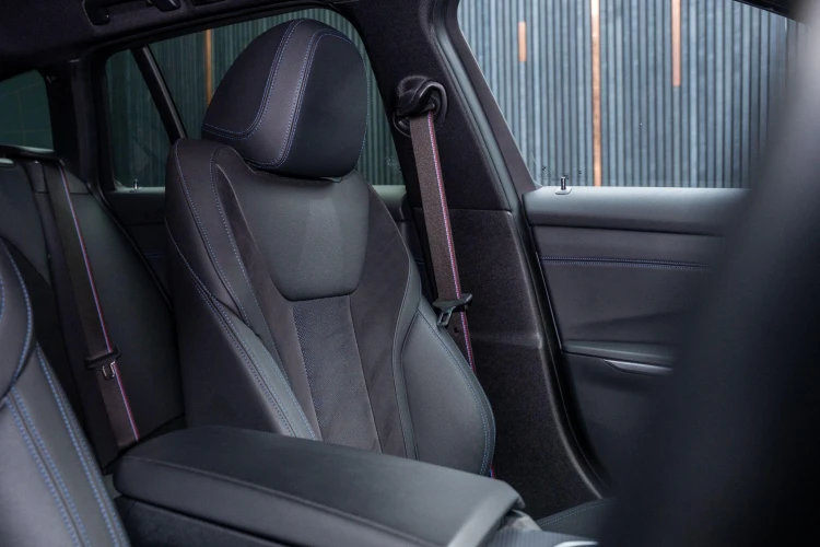 Vehicle Image 36