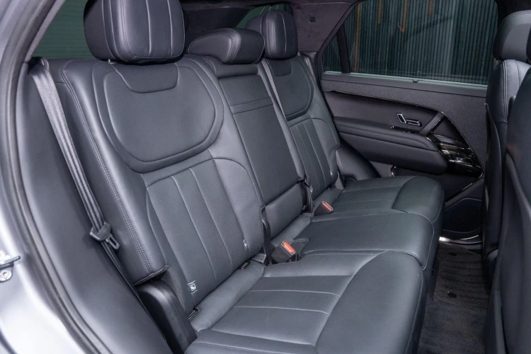 Vehicle Image 14