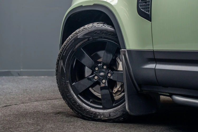 Vehicle Image 13