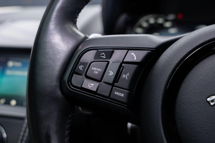 Vehicle Image 35