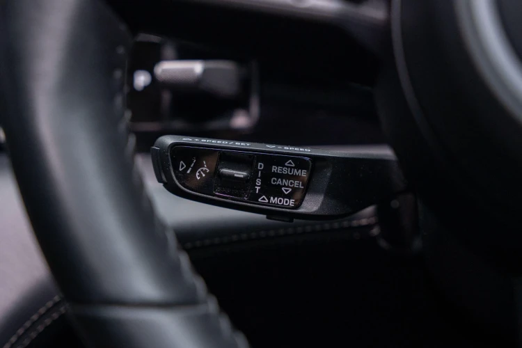 Vehicle Image 32