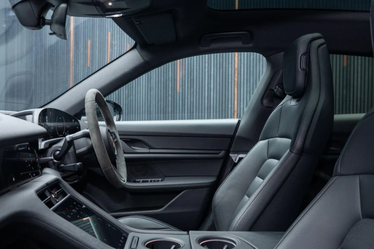 Vehicle Image 40