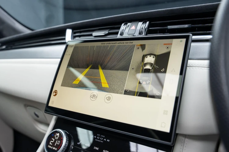 Vehicle Image 8