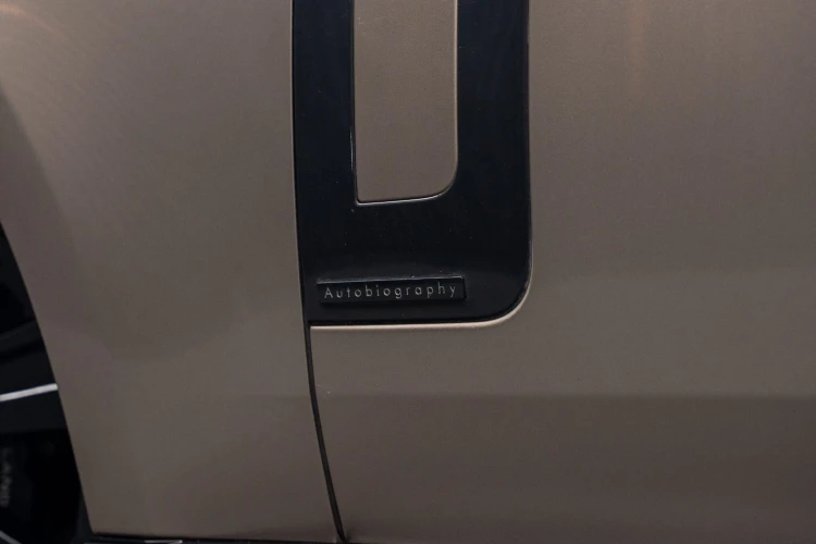 Vehicle Image 25